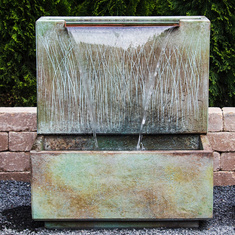 Wall fountain for outdoor decor