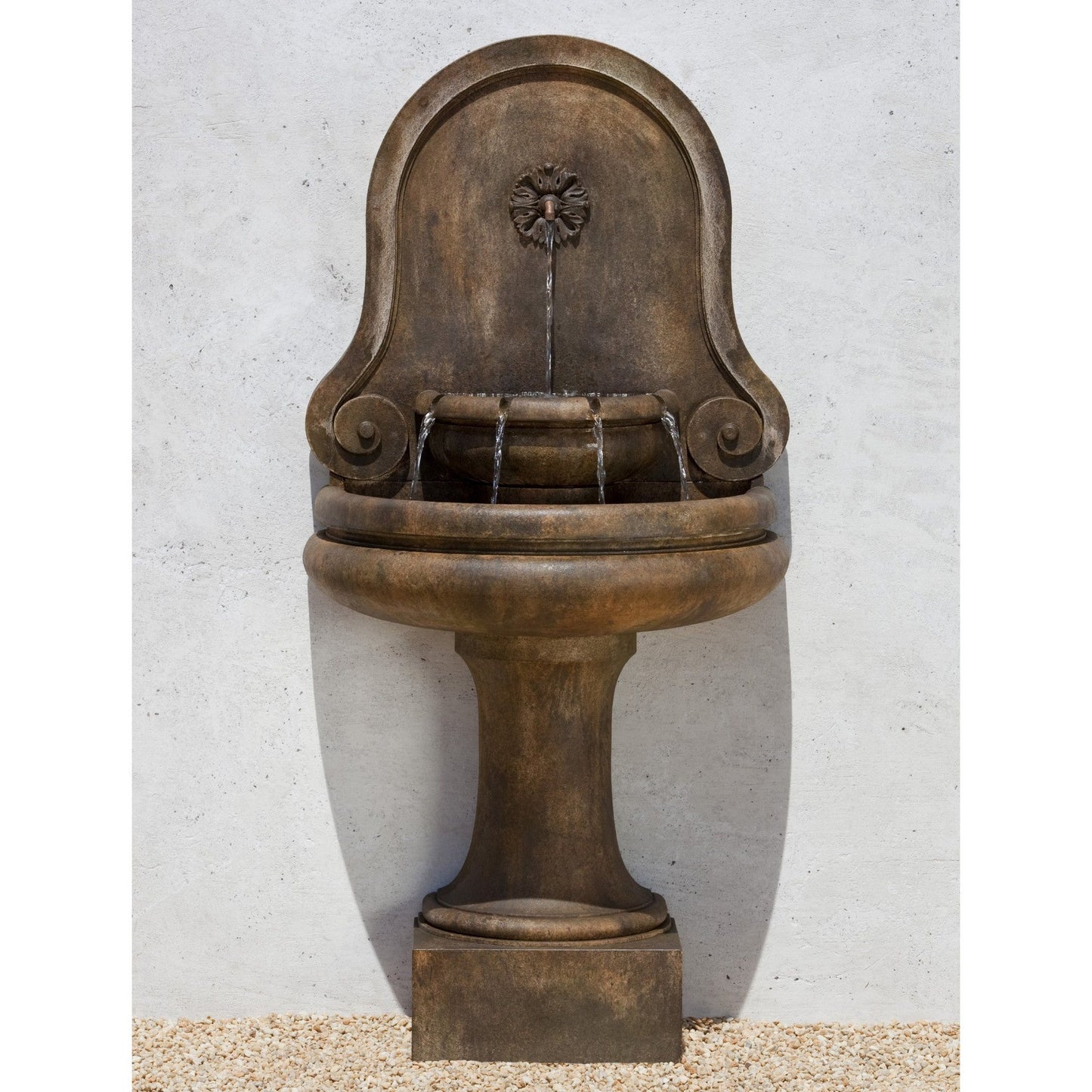 Outdoor wall water fountain