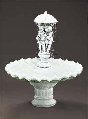 Garden water fountain with sweetheart design