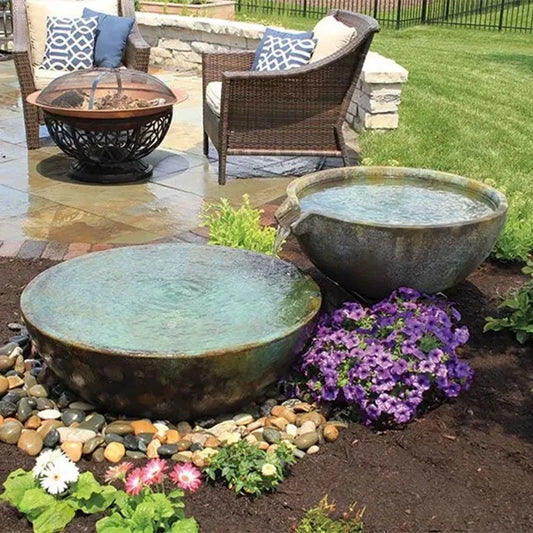 Outdoor water feature kit with spillway bowl and basin