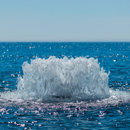 Kasco Surface Aerator - Aerating on Blue Water