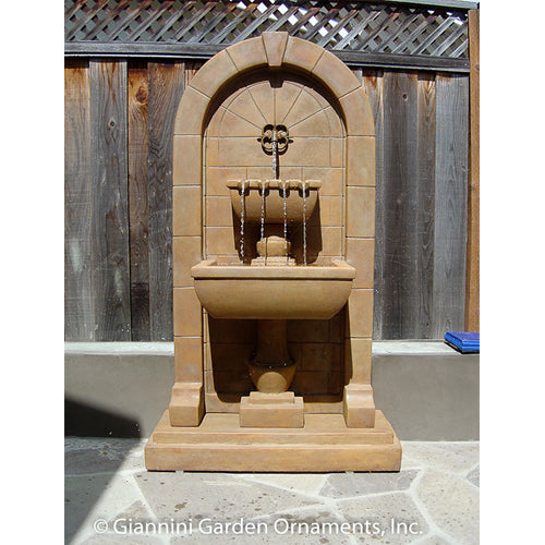 Wall fountain for outdoor garden or patio