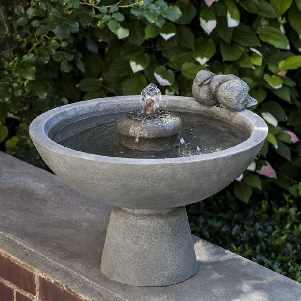 Garden water fountain