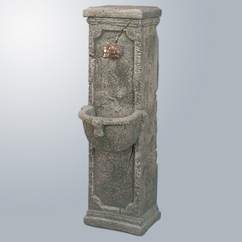 Outdoor water fountain for spout
