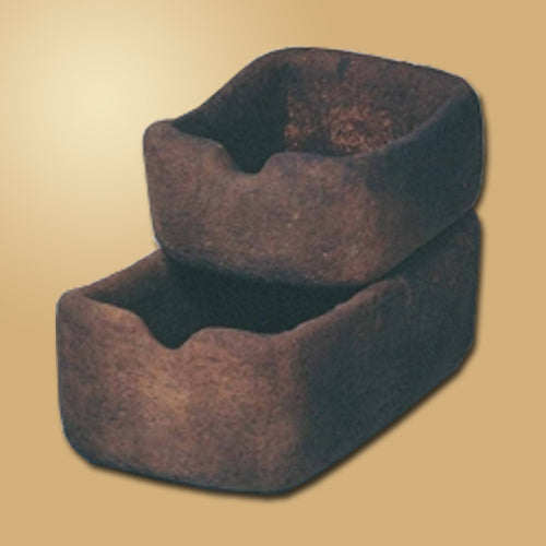 Image of a rectangular trough fountain.