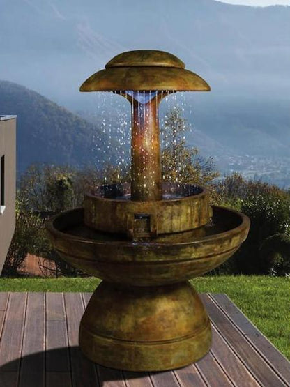Diamond ring shaped water feature