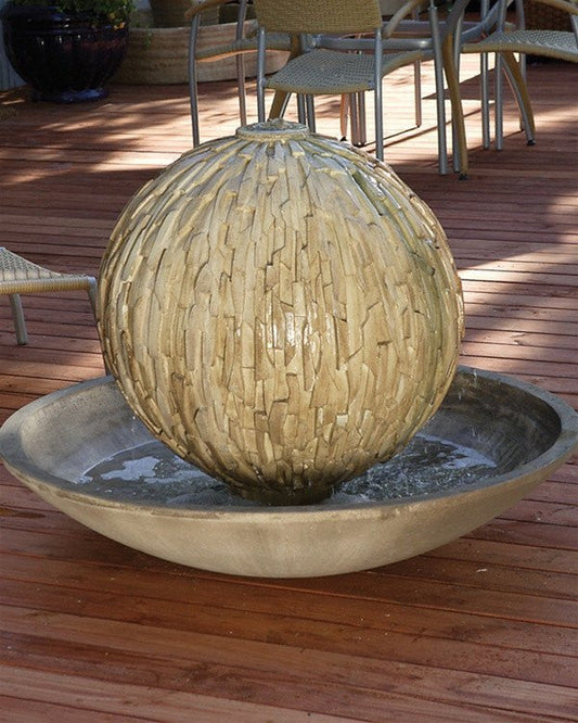 Garden water fountain