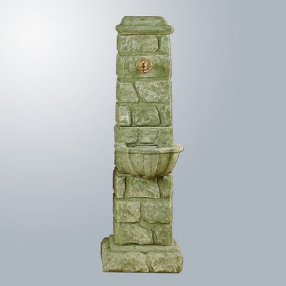 Outdoor water fountain for spout
